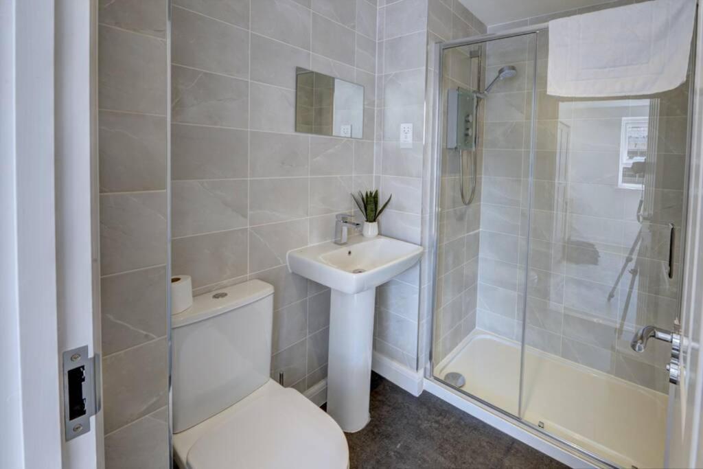 Appartement The Stratford Palace à Birmingham Extérieur photo