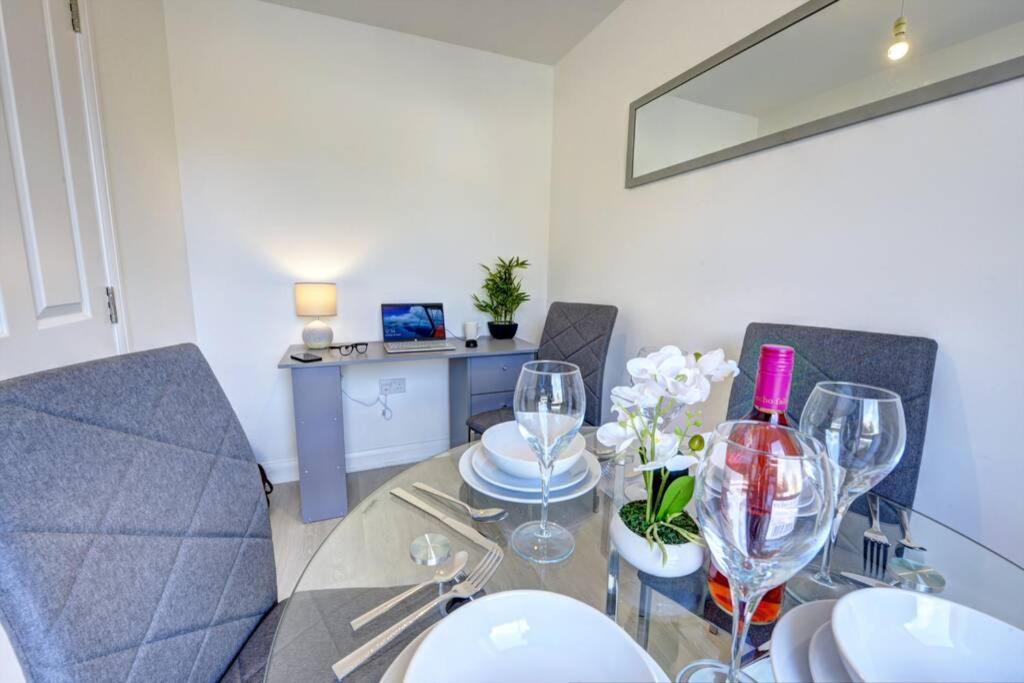 Appartement The Stratford Palace à Birmingham Extérieur photo